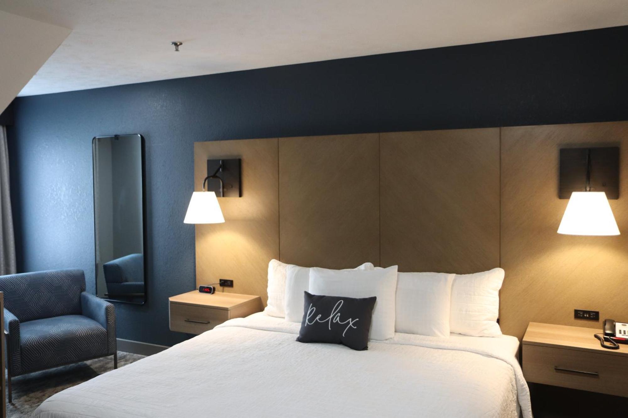 Eastland Suites Hotel & Conference Center Bloomington Eksteriør bilde