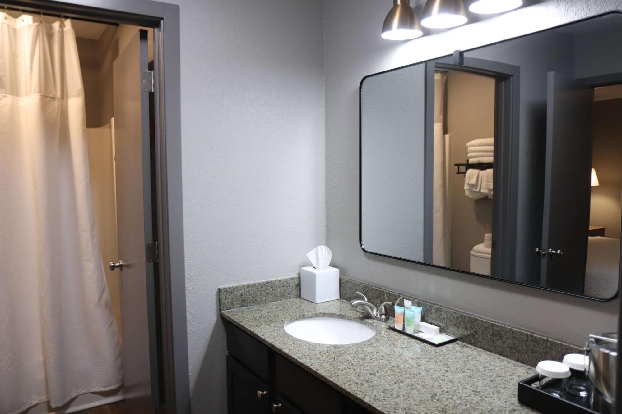 Eastland Suites Hotel & Conference Center Bloomington Eksteriør bilde