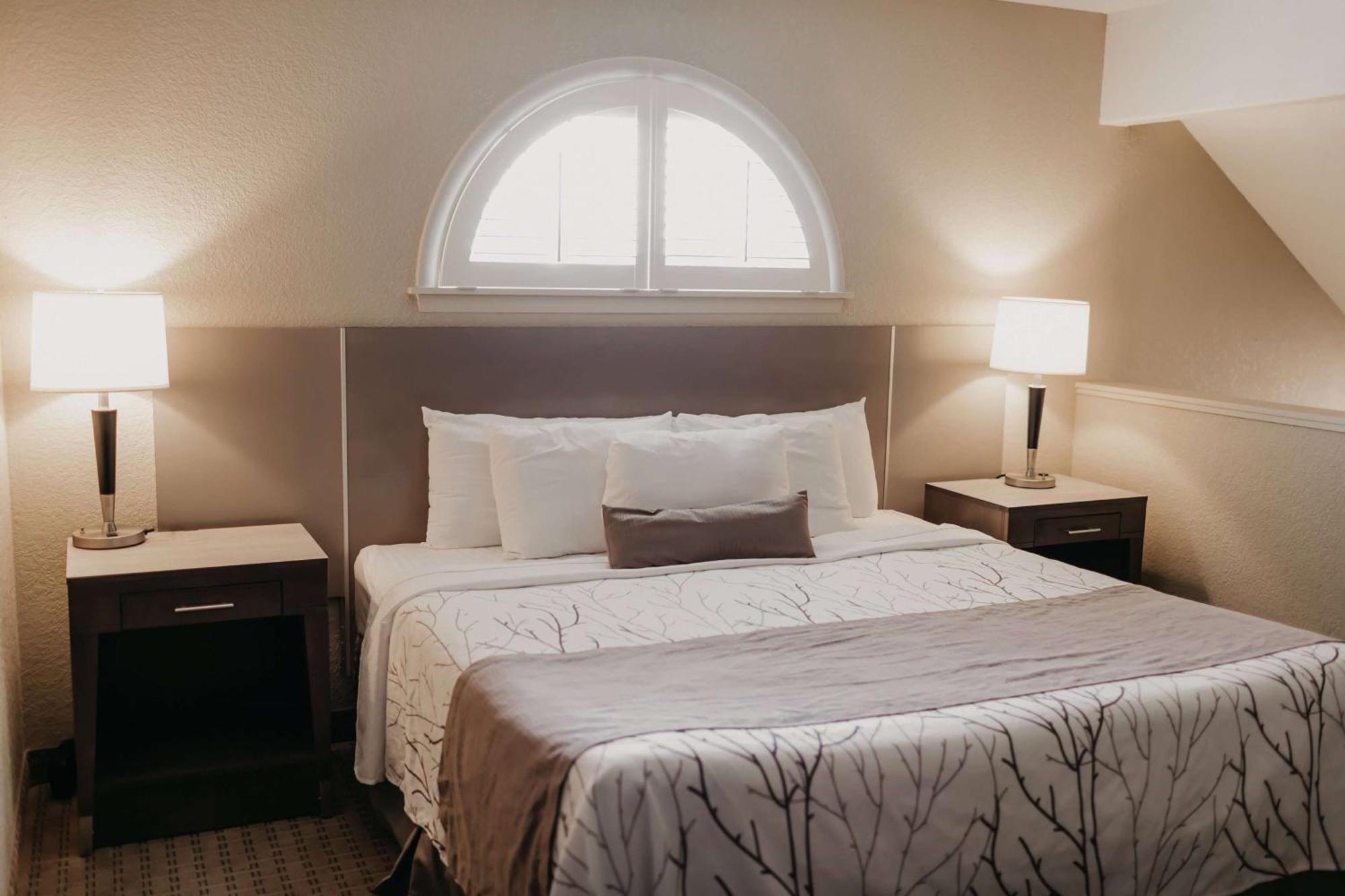 Eastland Suites Hotel & Conference Center Bloomington Eksteriør bilde